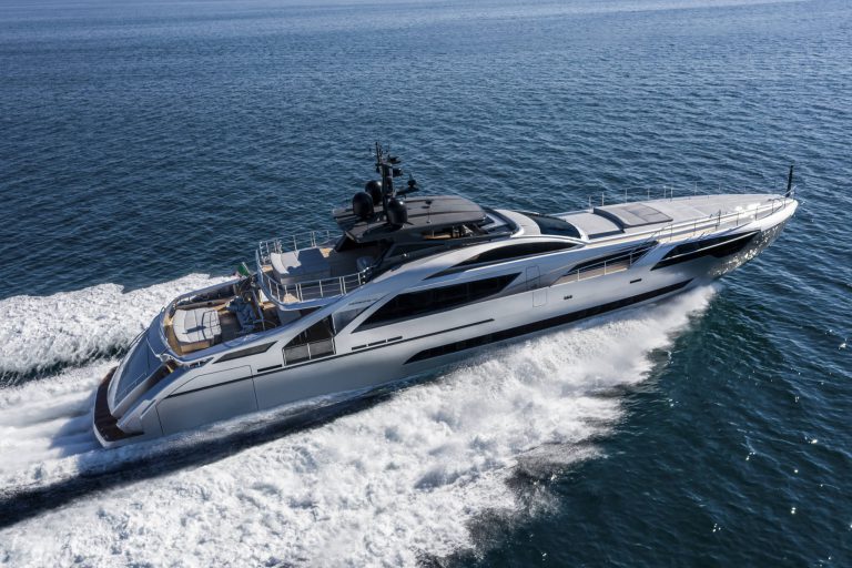 Pershing 140 Superyacht